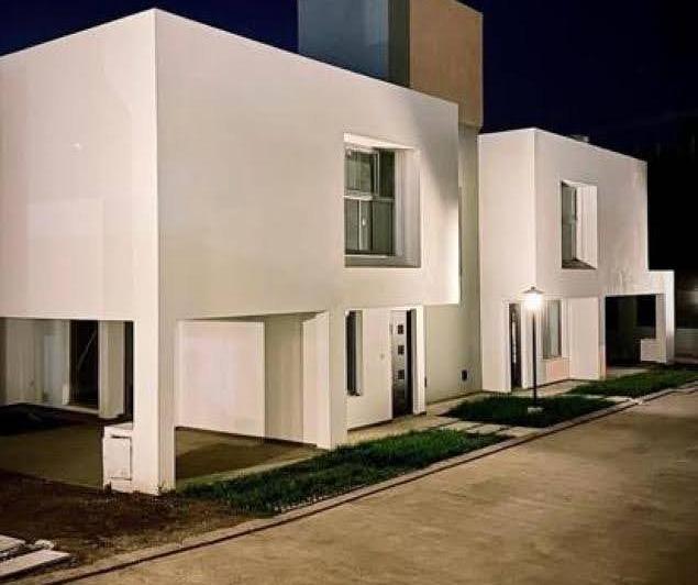 Casa · 165m² · 6 Ambientes · 2 Cocheras