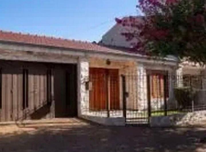 Casa · 170m² · 6 Ambientes · 1 Cochera