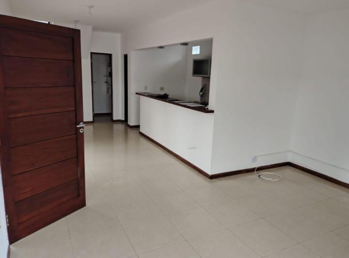 Casa · 140m² · 6 Ambientes · 2 Cocheras