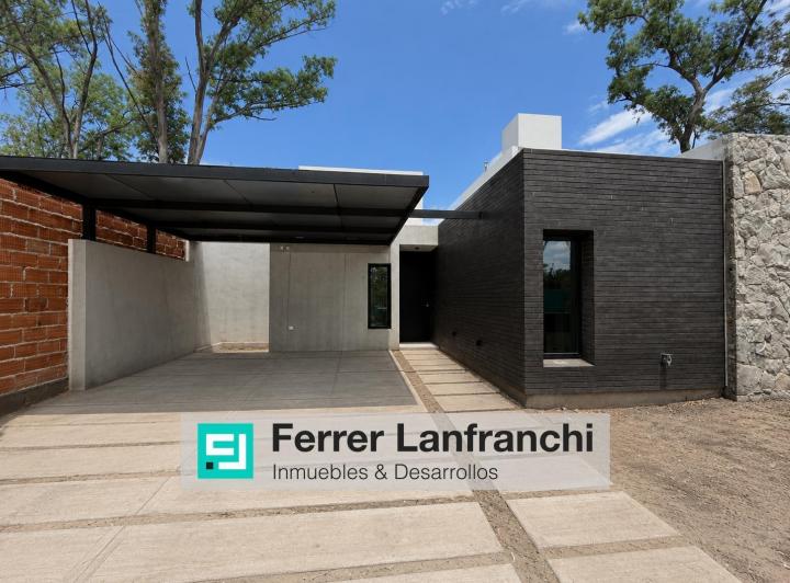 Casa · 110m² · 8 Ambientes · 2 Cocheras