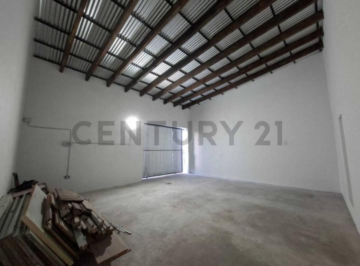 Bodega-Galpón · 128m² · 4 Ambientes · 6 Cocheras