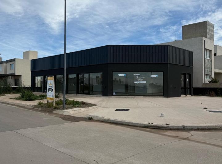 Local comercial · 220m² · 1 Ambiente