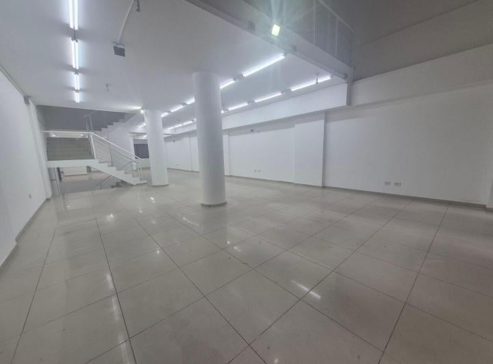 Local comercial · 532m² · 8 Ambientes