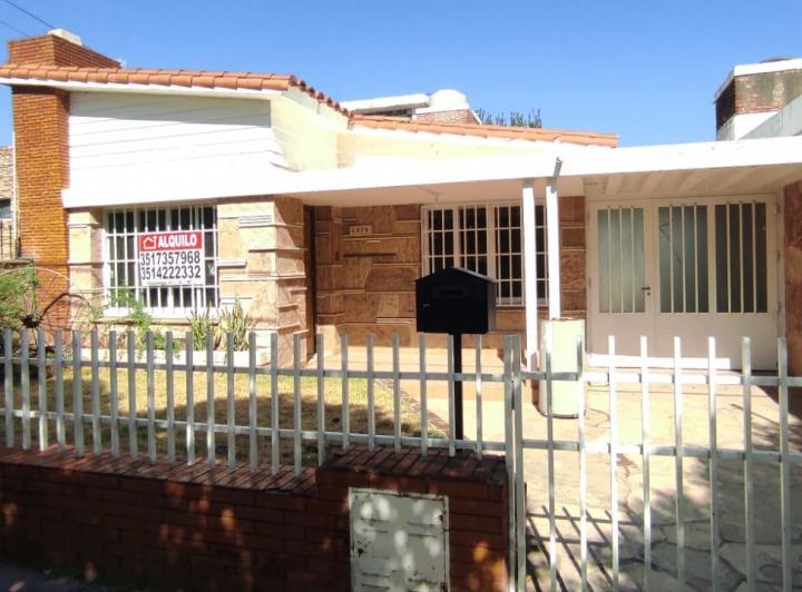 Casa · 170m² · 12 Ambientes · 4 Cocheras