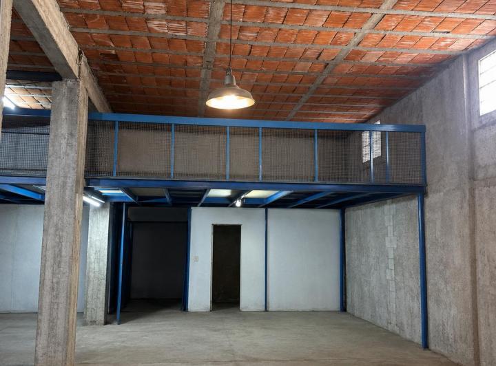 Bodega-Galpón · 400m²
