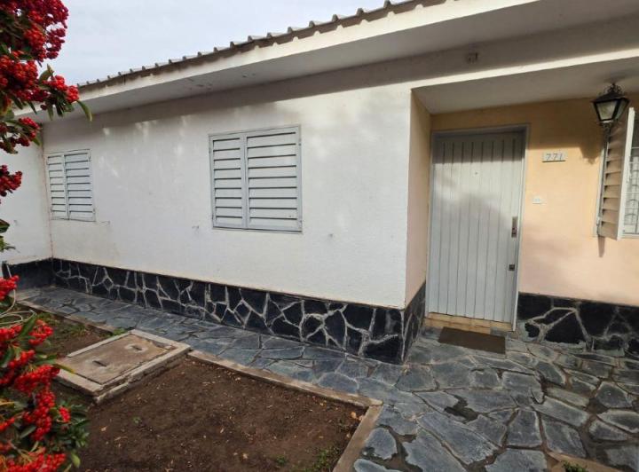 Casa · 98m² · 4 Ambientes · 1 Cochera