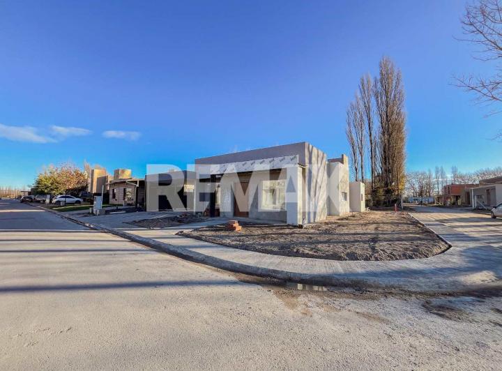 Casa · 180m² · 6 Ambientes