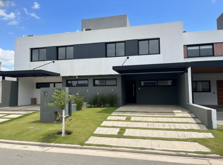 Casa · 166m² · 6 Ambientes · 1 Cochera