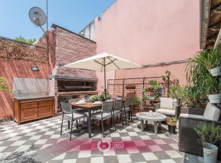 Terreno · 190m² · 6 Ambientes