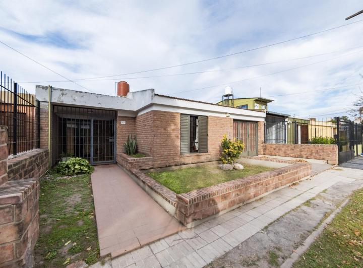 Casa · 123m² · 5 Ambientes · 1 Cochera