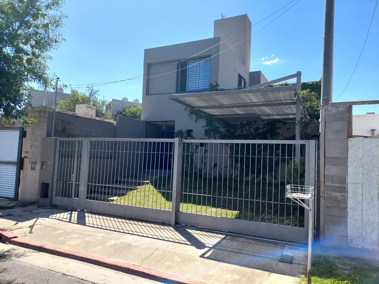 M. T. de Alvear 1270 -  Casa 3d c/placar, Patio, Guemes Sur-