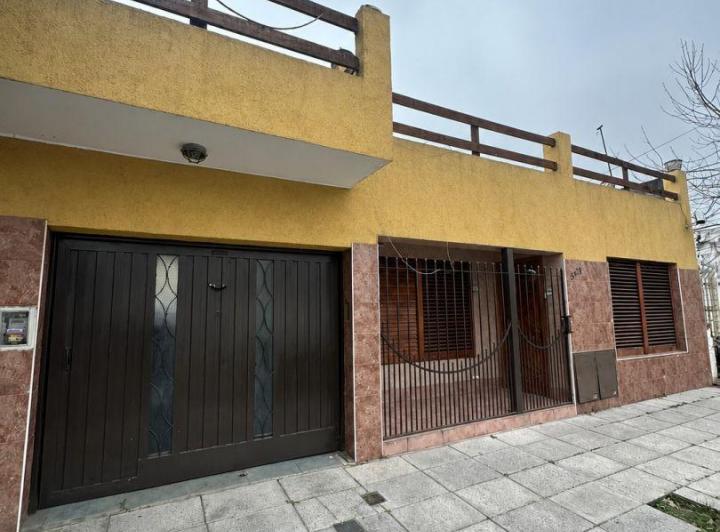 PH · 240m² · 5 Ambientes · 1 Cochera