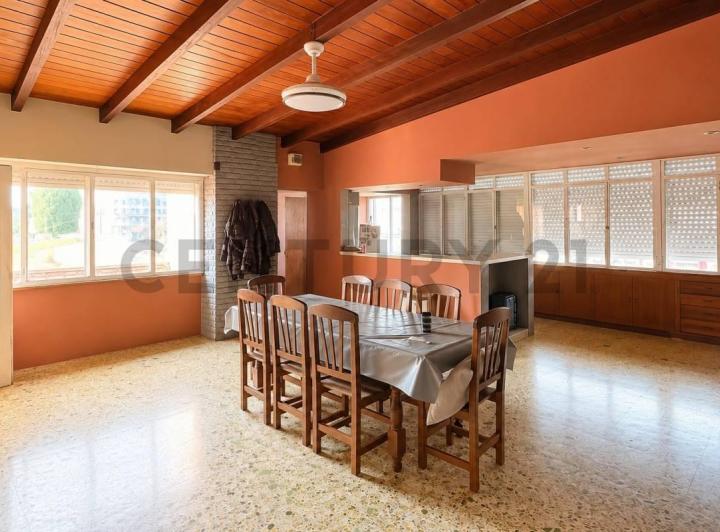 PH · 169m² · 6 Ambientes · 1 Cochera
