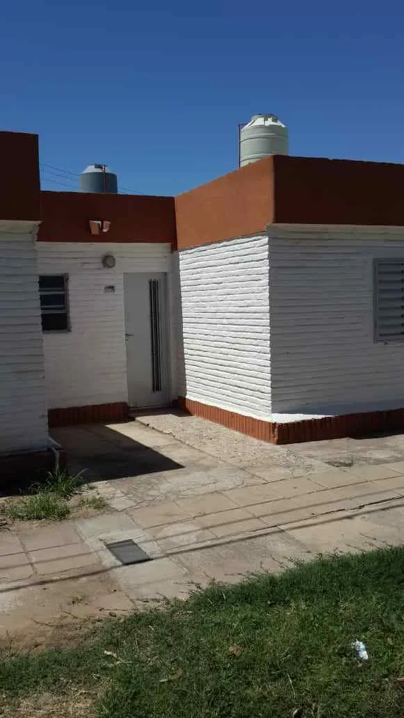 Departamento 2 dor con patio, en Ayacucho a mts Av Capdevila