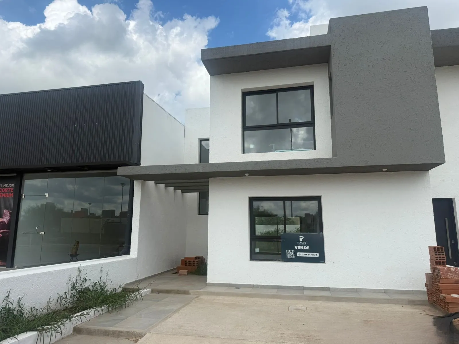 VENTA DUPLEX EN DOCTA - 3 DORMITORIOS, SOBRE BV PRINCIPAL