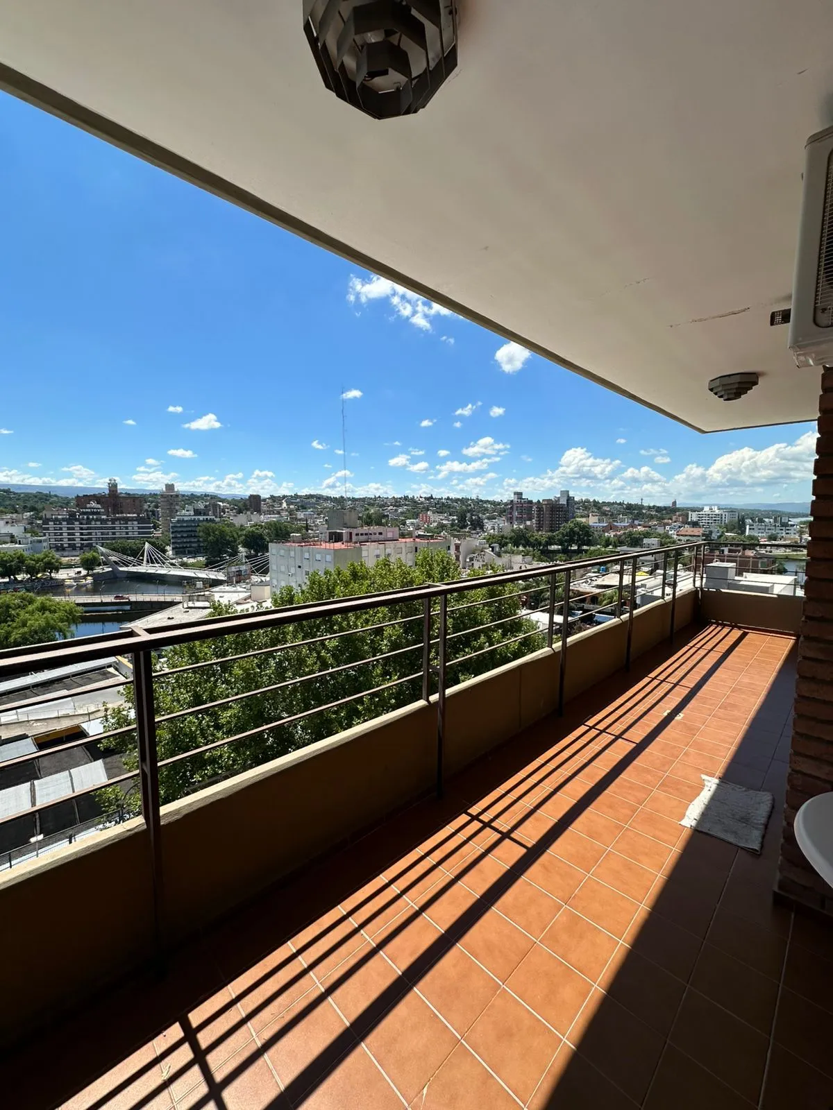 VENTA DEPARTAMENTO EN VILLA CARLOS PAZ, CENTRO - 2 DORMITORIOS, AMOBLADO