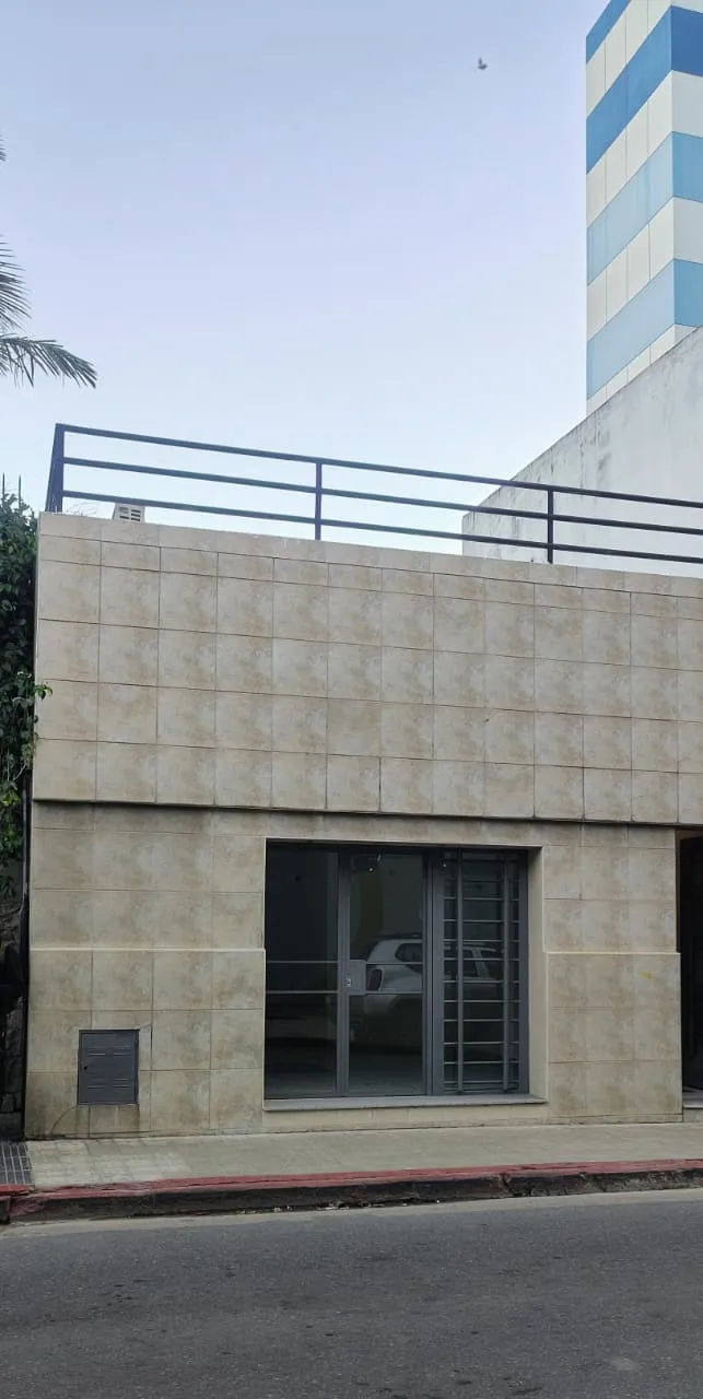 ALQUILER: LOCAL, Barrio Centro, 2 baños