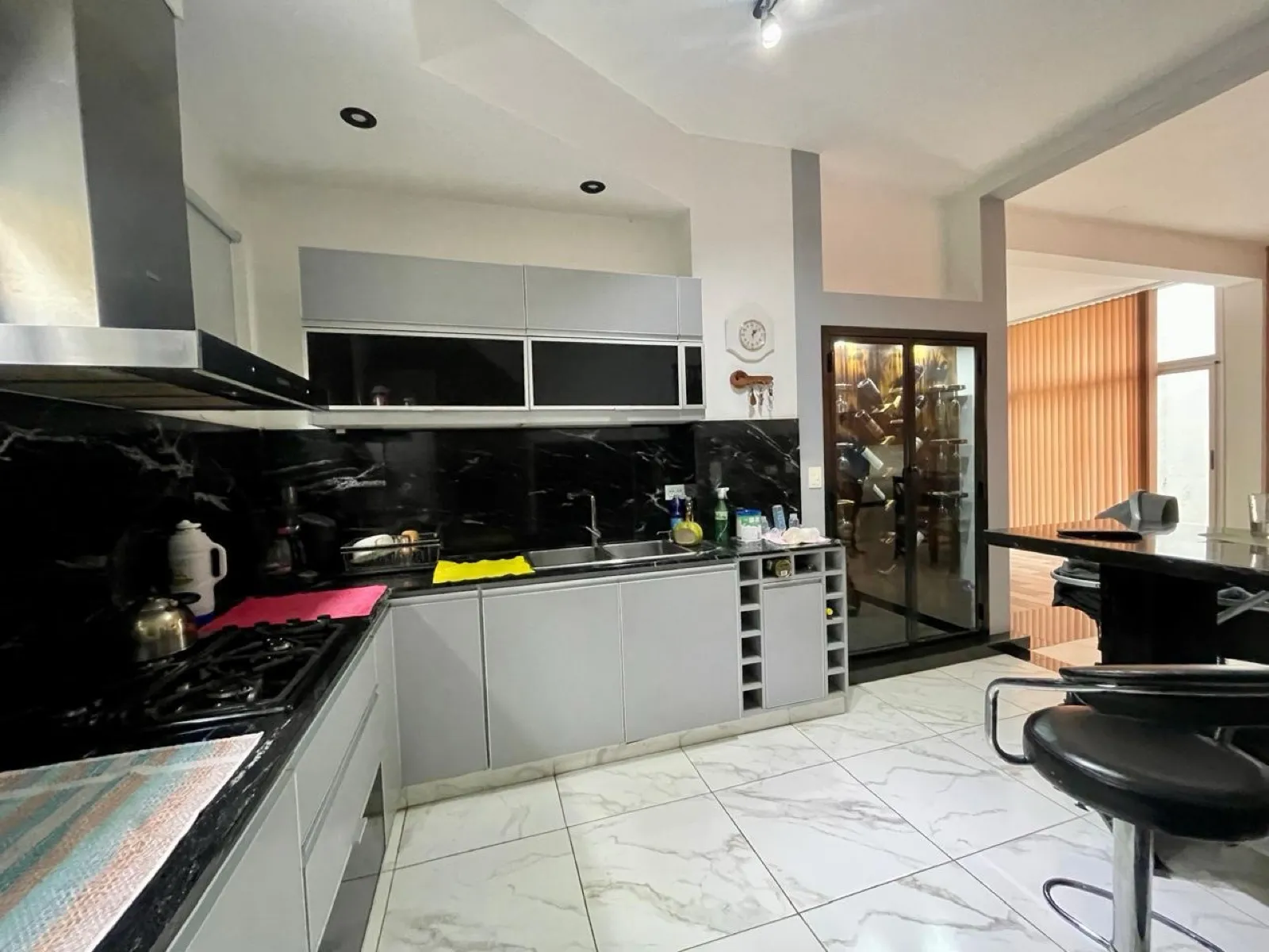 HERMOSA CASA EN VENTA  LA ESTANZUELA - APTA CREDITO.