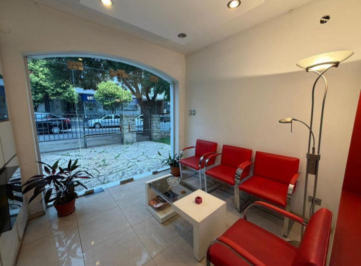 Casa · 204m² · 4 Ambientes · 7 Cocheras
