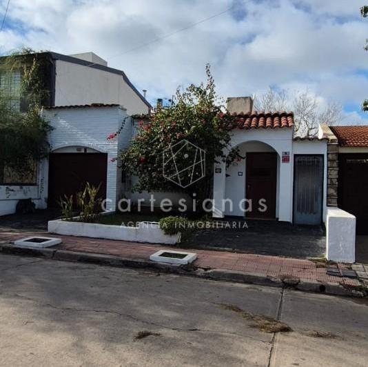 Casa · 157m² · 6 Ambientes · 1 Cochera