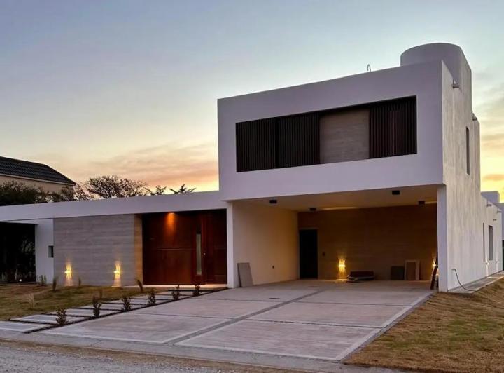 Casa · 300m² · 5 Ambientes