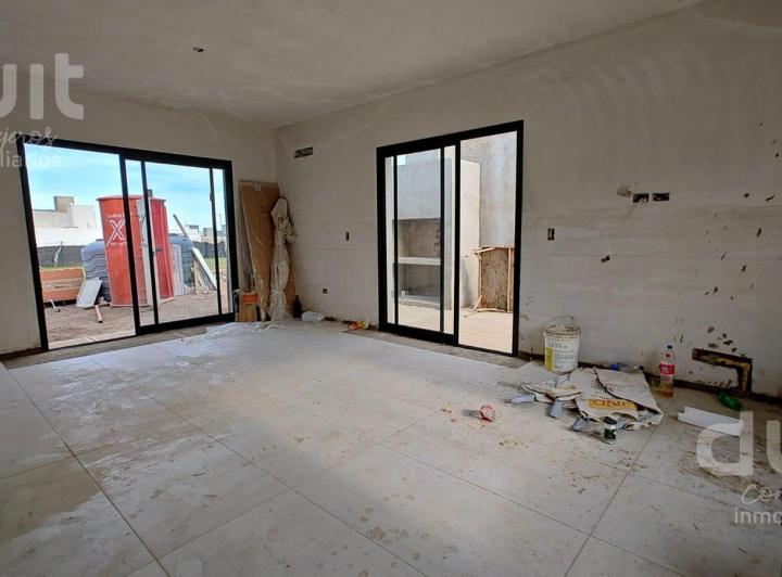 Casa · 55m² · 4 Ambientes · 1 Cochera