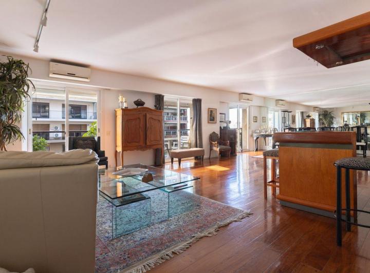 Departamento · 203m² · 5 Ambientes · 1 Cochera