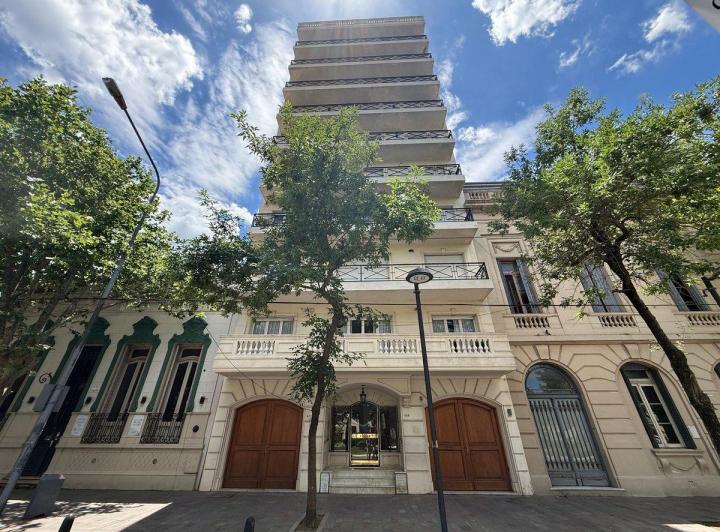 Departamento · 240m² · 5 Ambientes · 1 Cochera