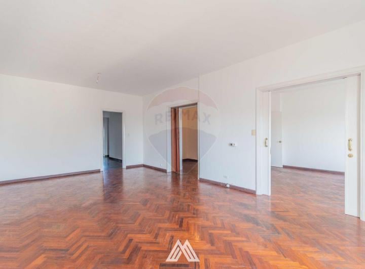 Departamento · 160m² · 5 Ambientes · 1 Cochera