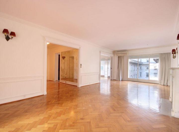 Departamento · 227m² · 6 Ambientes · 1 Cochera