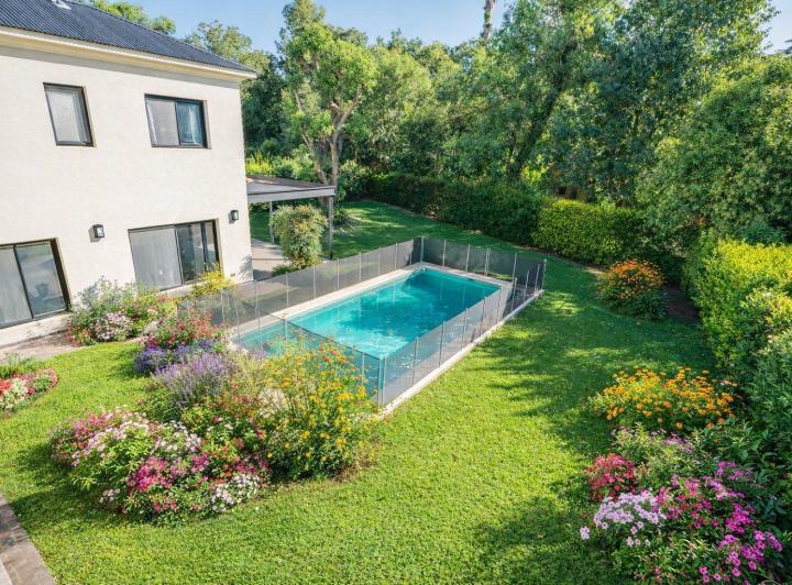 Casa · 235m² · 4 Ambientes · 1 Cochera