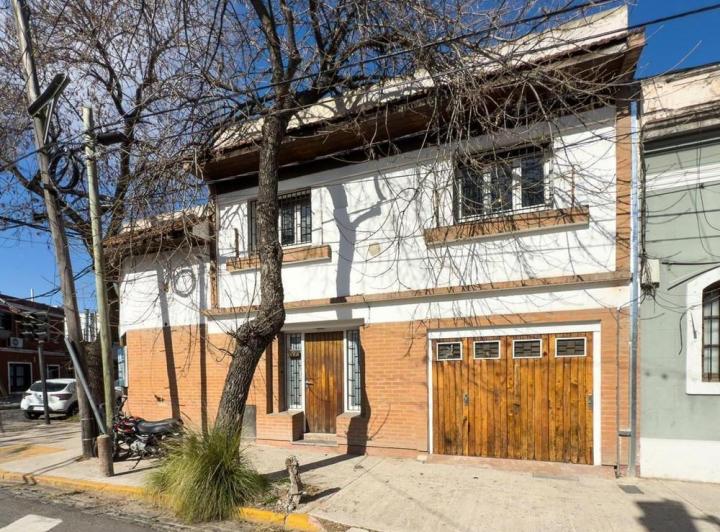 Casa · 150m² · 5 Ambientes · 1 Cochera