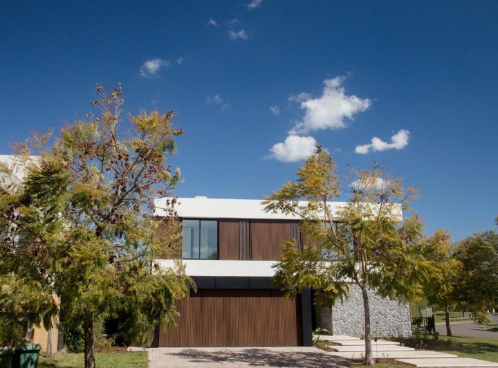Casa · 515m² · 7 Ambientes · 6 Cocheras