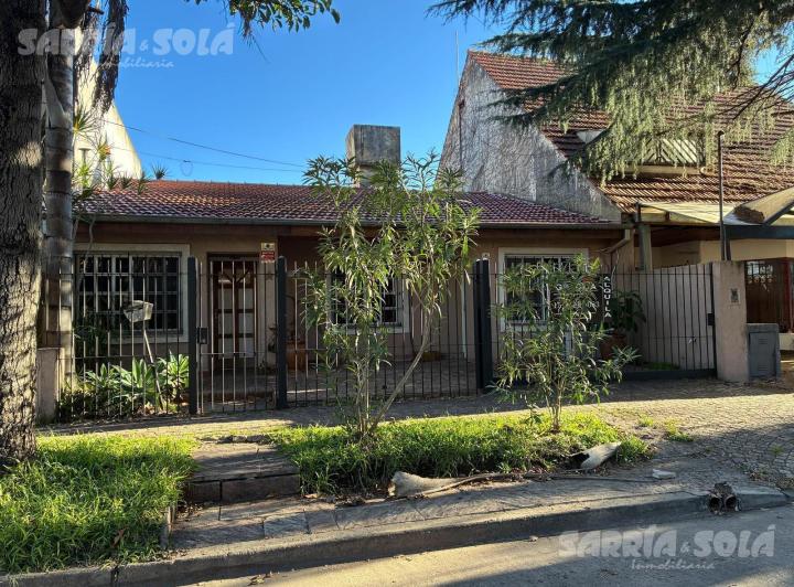 Casa · 166m² · 5 Ambientes · 1 Cochera