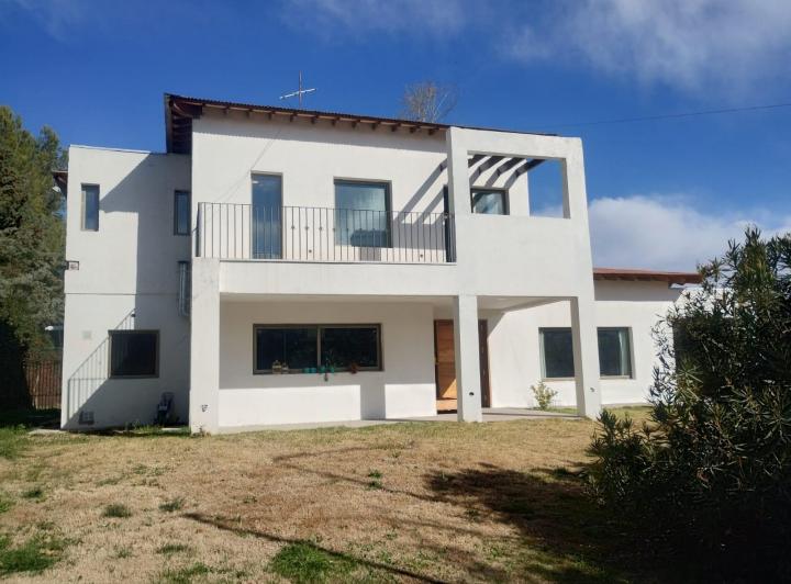 Casa · 270m² · 3 Dormitorios