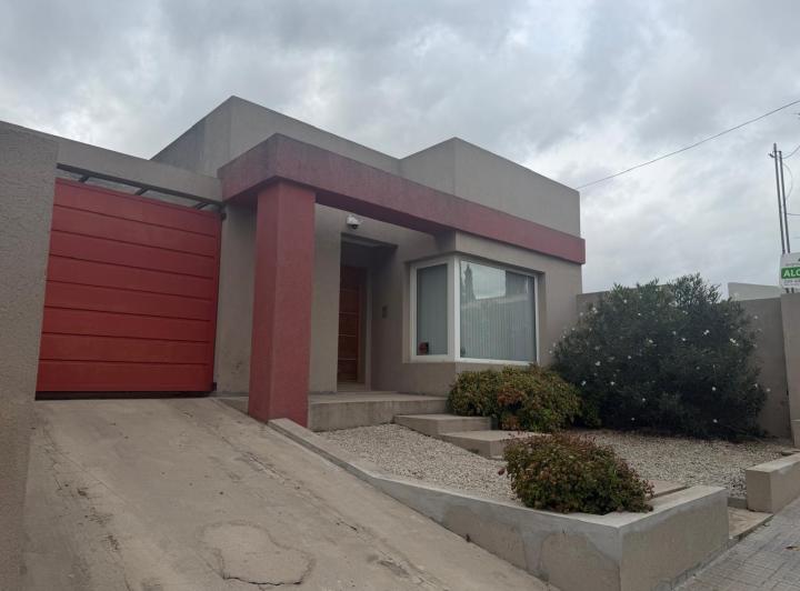 Casa · 140m² · 4 Ambientes