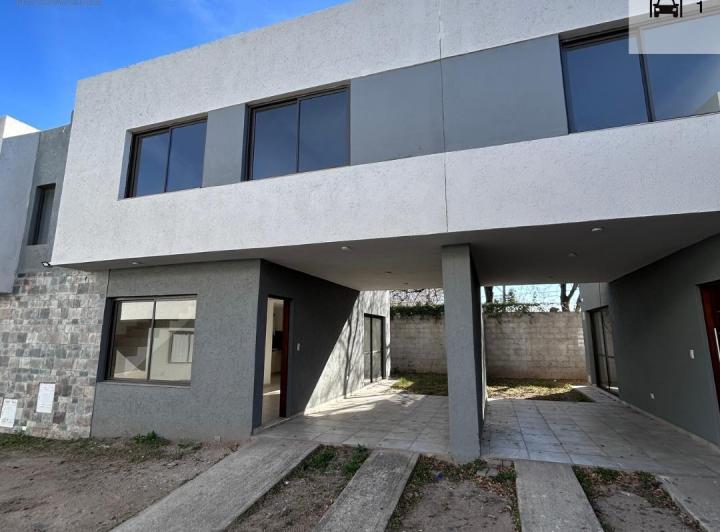 Casa · 80m² · 3 Ambientes · 1 Cochera