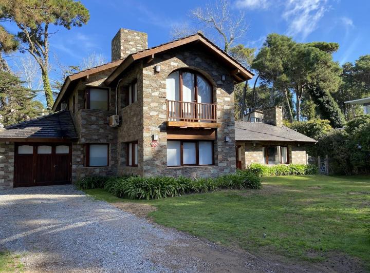 Casa · 10m² · 1 Cochera