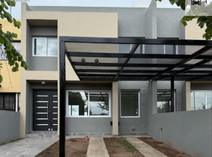 Casa · 160m² · 4 Ambientes · 1 Cochera