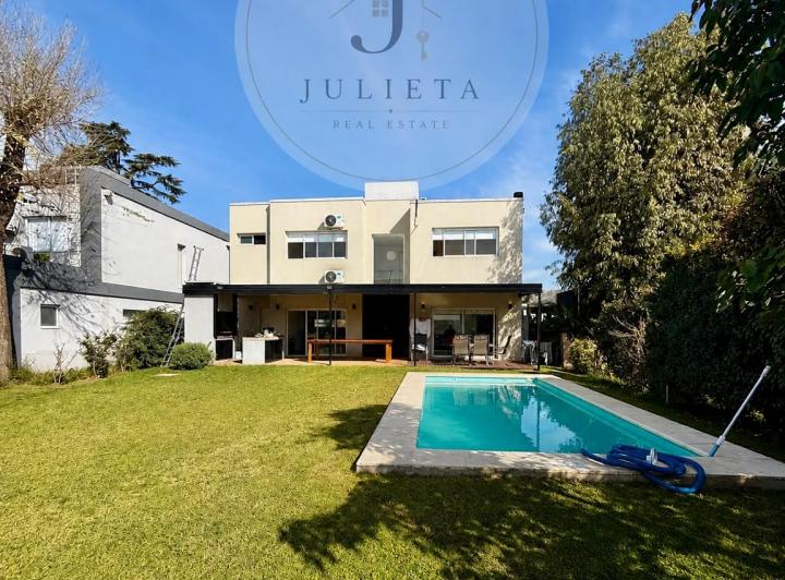 Casa · 146m² · 4 Ambientes · 4 Cocheras