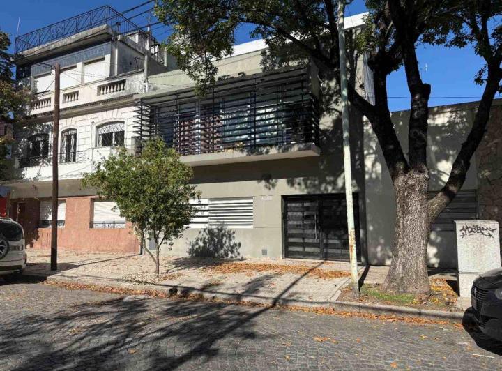 Casa · 184m² · 6 Ambientes · 1 Cochera