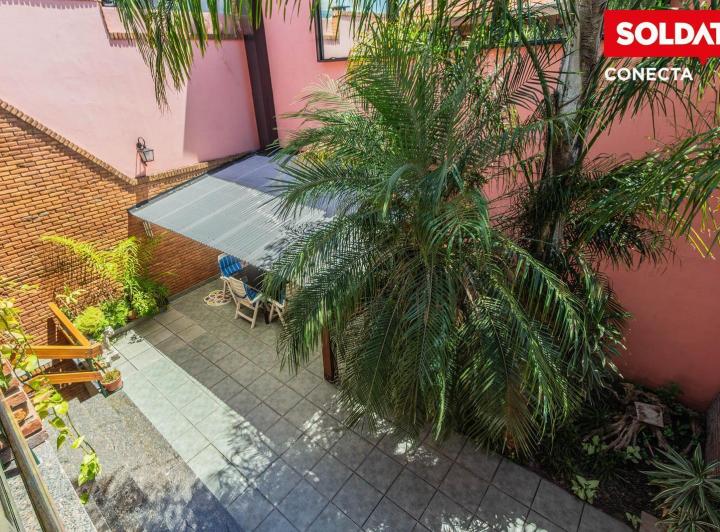 Casa · 310m² · 5 Ambientes · 1 Cochera