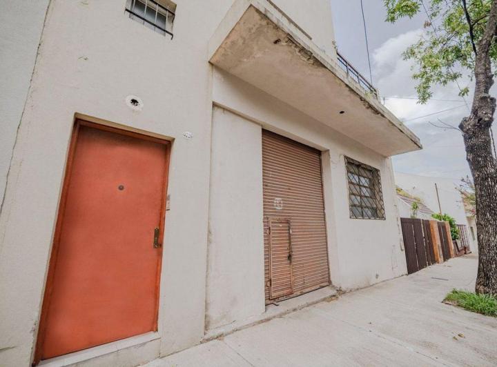 Casa · 180m² · 4 Ambientes · 1 Cochera