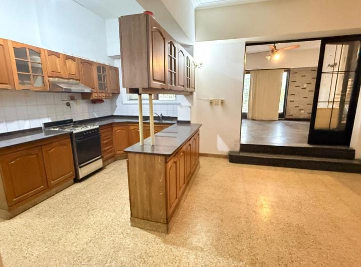 Casa · 540m² · 4 Ambientes · 1 Cochera