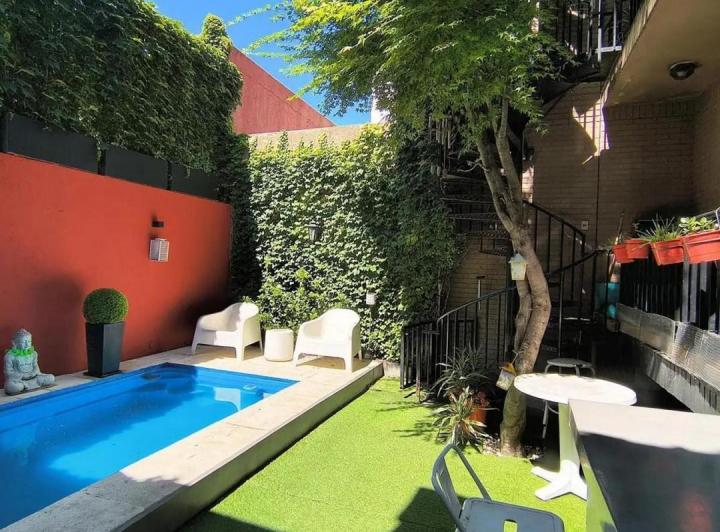Casa · 390m² · 7 Ambientes · 2 Cocheras