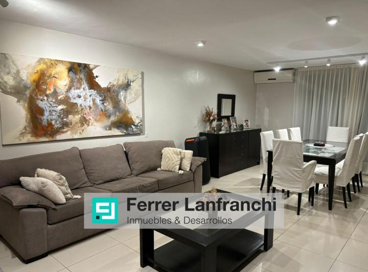 Casa · 251m² · 8 Ambientes · 2 Cocheras