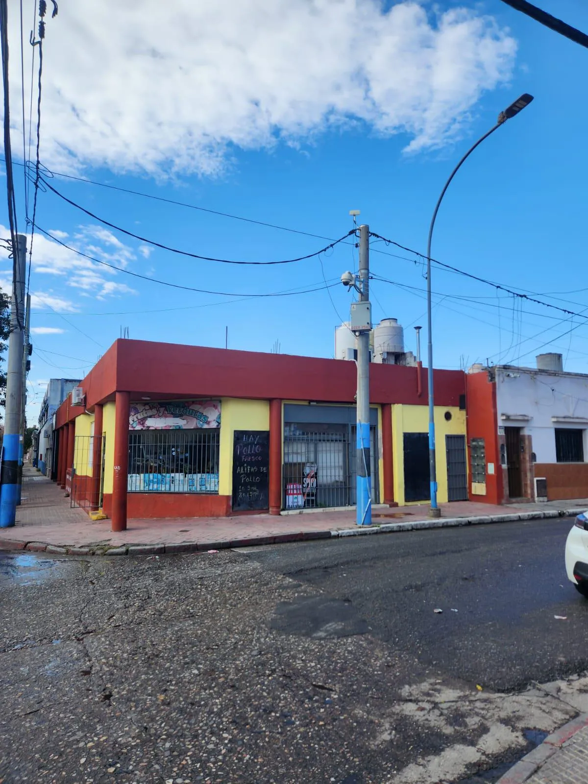 EXCELENTE RENTA - COMPLEJO DE DEPTOS Y LOCALES EN ORGAZ Y RIOJA