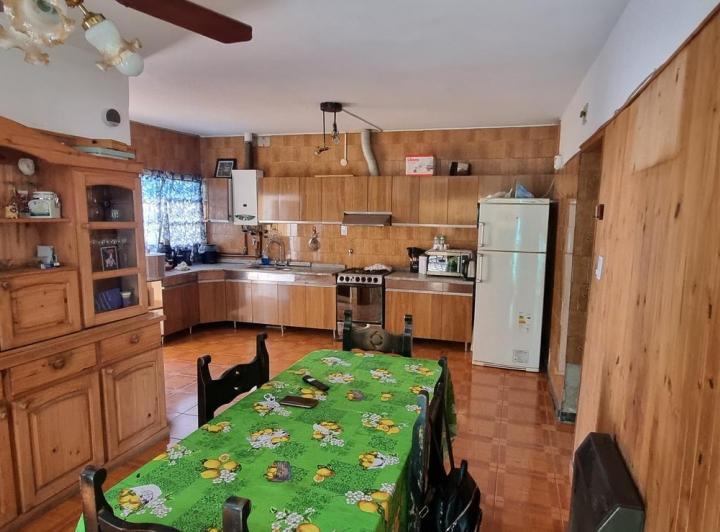 Casa · 350m² · 5 Ambientes · 1 Cochera