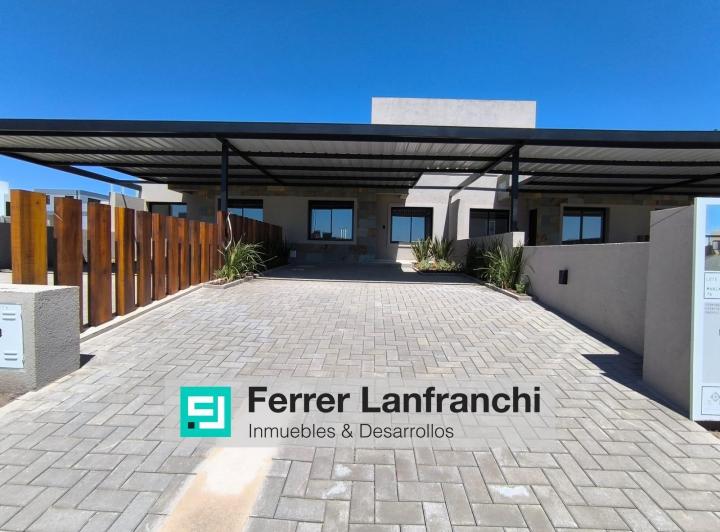 Casa · 156m² · 6 Ambientes · 2 Cocheras