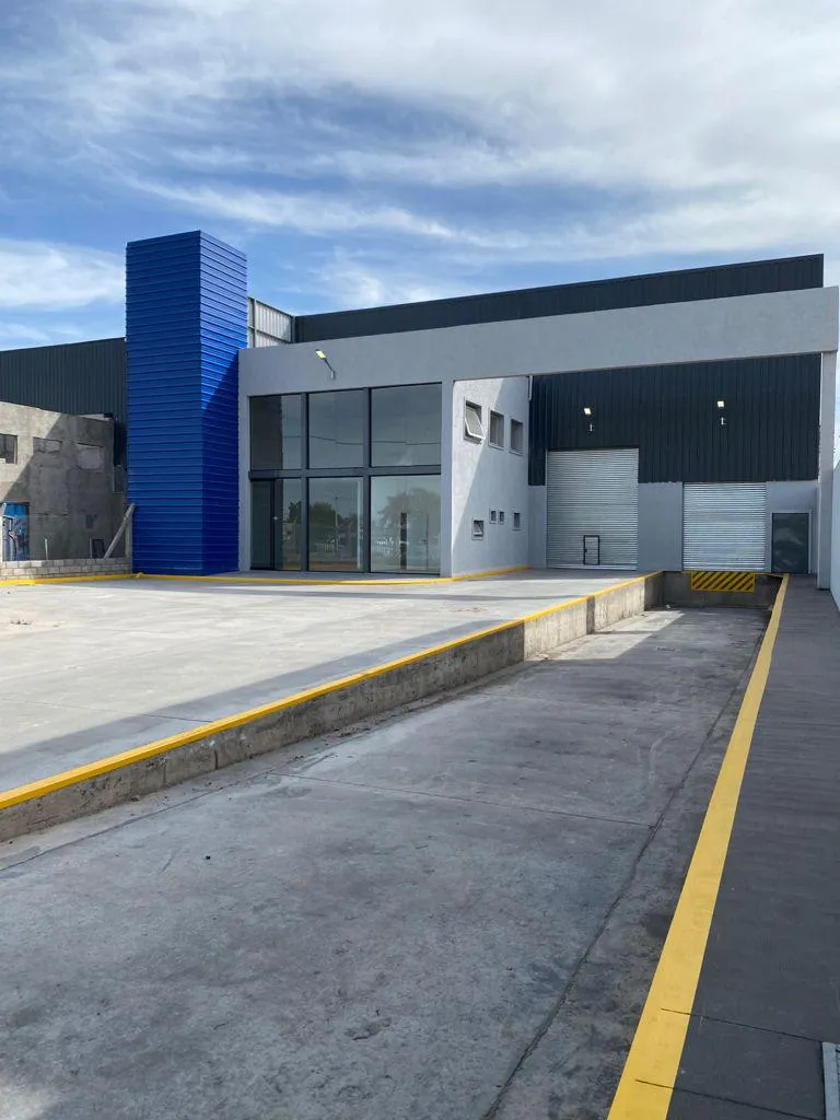 ALQUILER Circunvalación Sur - dock de carga deprimido